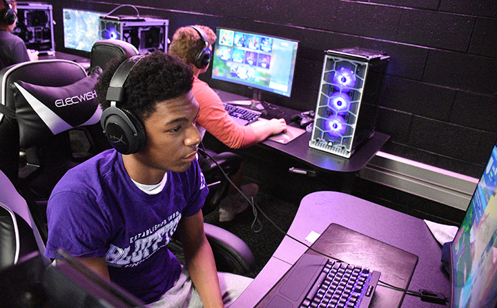 State of the art Esports Center The Bluffton University Esports Center features custom built PCs with gaming monitors, gaming mice, gaming keyboards, gaming chairs and gaming headsets.